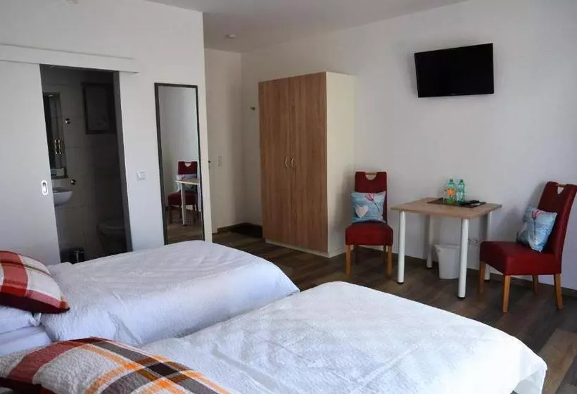 Aamiaismajoitus (B&B) Gästehaus Am Hochsimmer