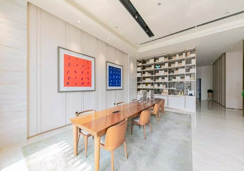 Atour Hotel Zhengzhou Xinzheng International Airport