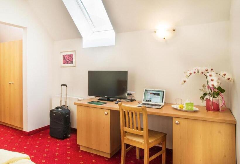 Отель Landhof Steinbäck