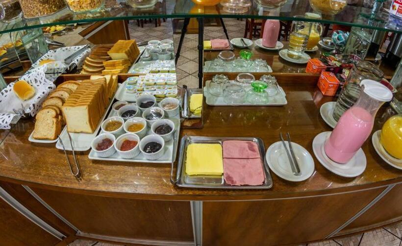 Hotel Via Genova Parque