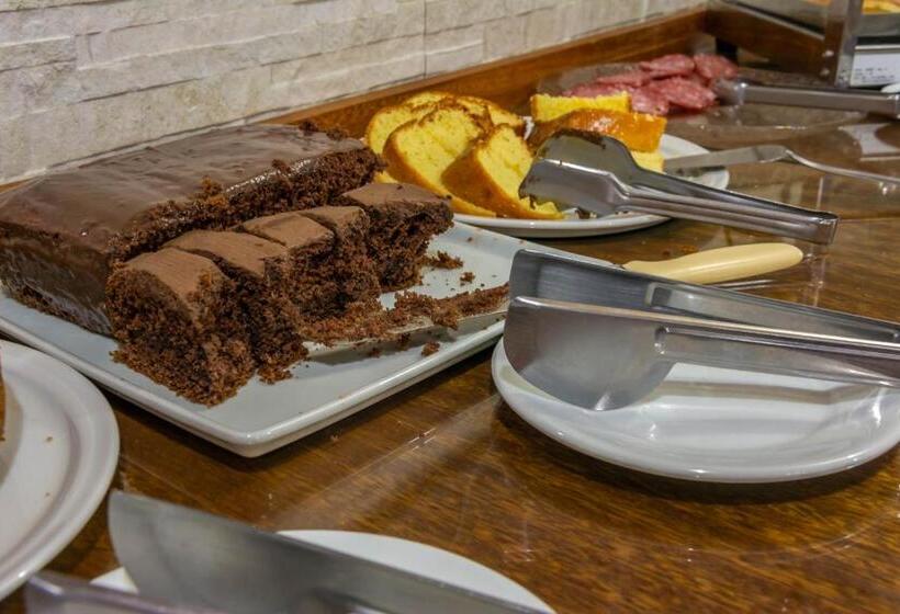 Hotel Via Genova Parque