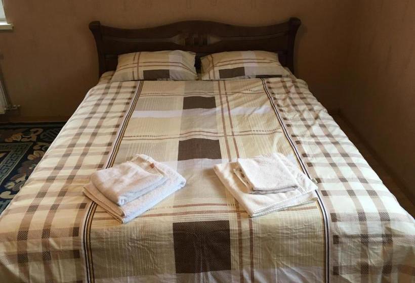 Pension (Hôtel basse catégorie) гостевой дом юран