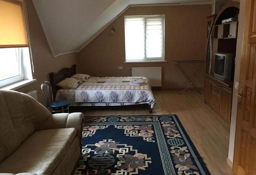 Pension (Hôtel basse catégorie) гостевой дом юран