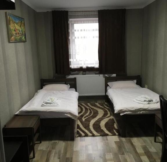 Pension (Hôtel basse catégorie) гостевой дом юран