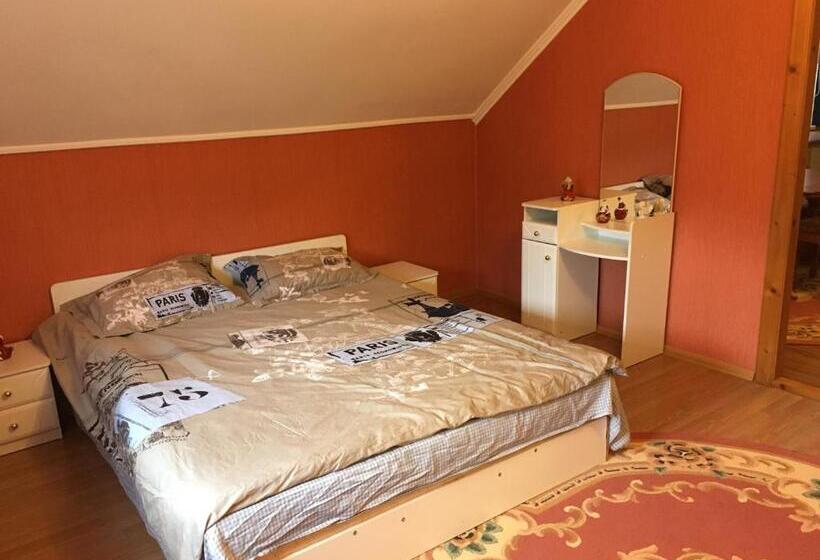 Pension (Hôtel basse catégorie) гостевой дом юран