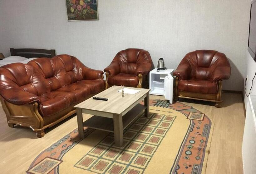 Pension (Hôtel basse catégorie) гостевой дом юран