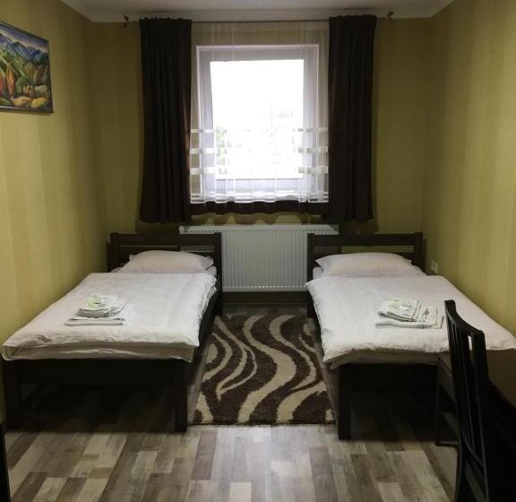 Pension (Hôtel basse catégorie) гостевой дом юран