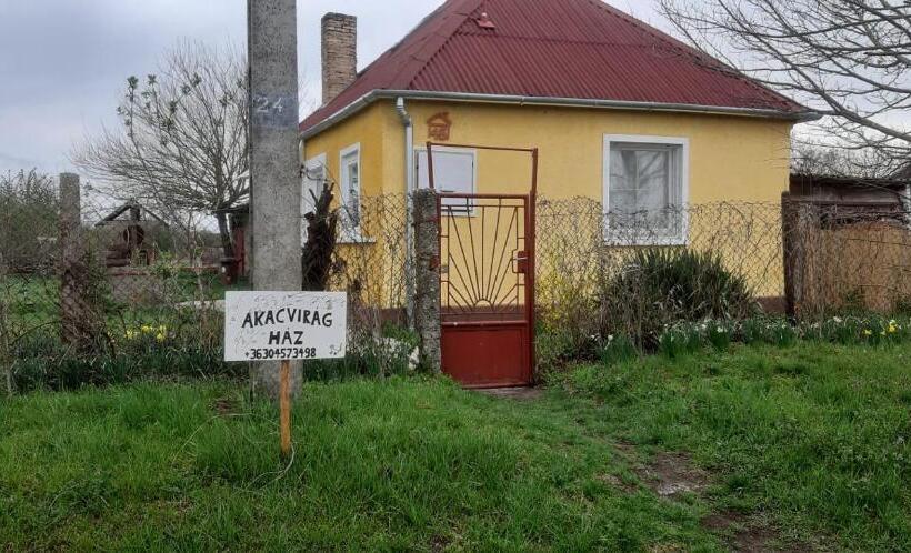 ペンション Akácvirág Vendégház