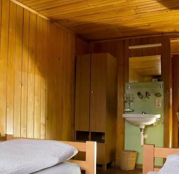 Retkeilymaja Plan Francey