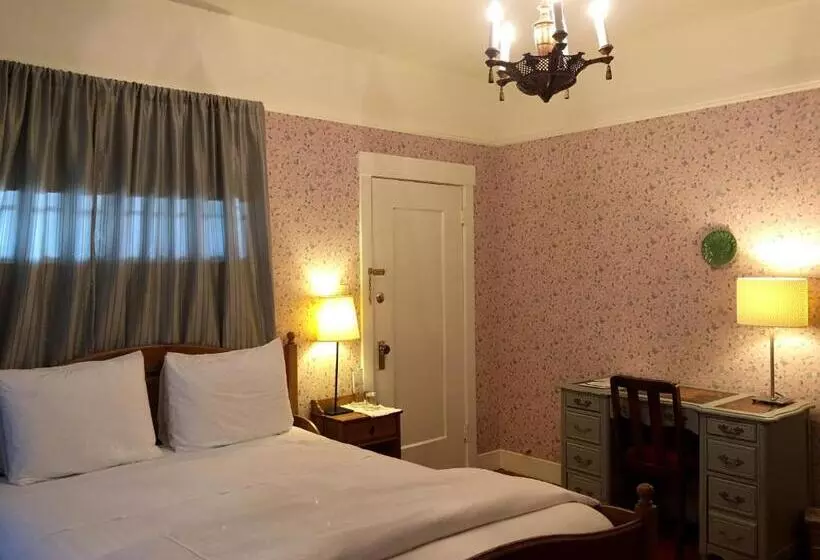 Aamiaismajoitus (B&B) Cowper Inn