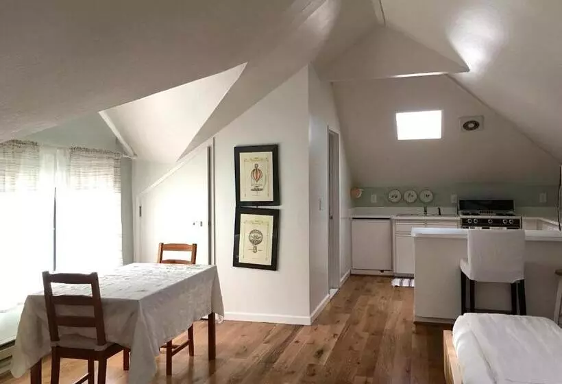 Aamiaismajoitus (B&B) Cowper Inn