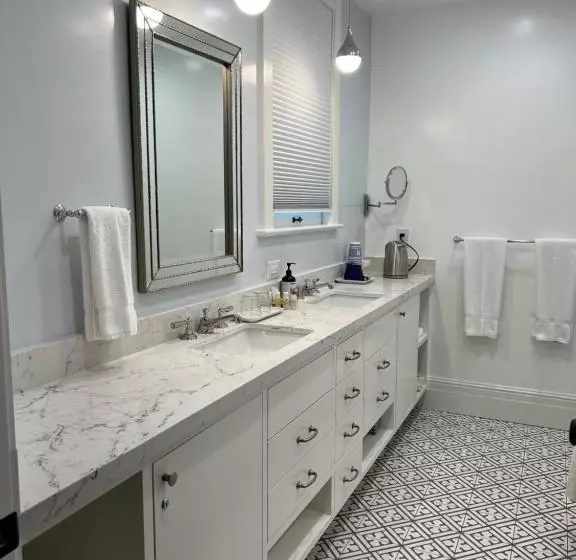 Aamiaismajoitus (B&B) Cowper Inn