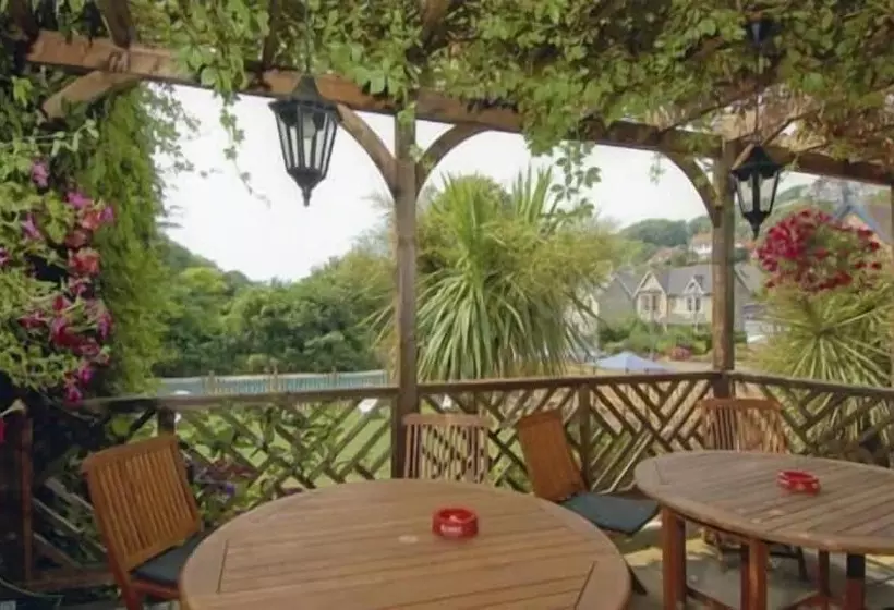 ベッドアンドブレックファースト Eversley