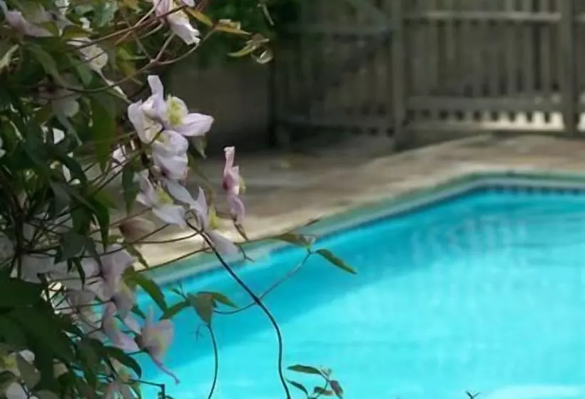 ベッドアンドブレックファースト Eversley