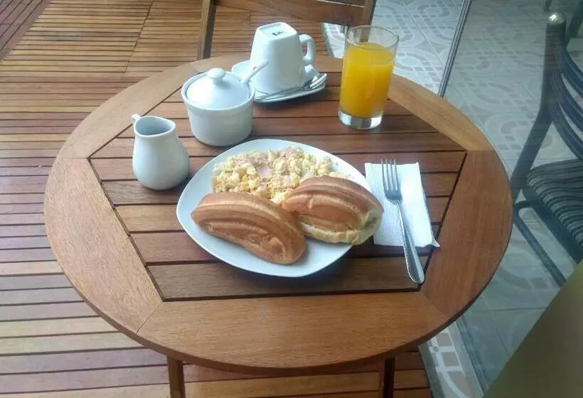 Hotel Regency Plaza