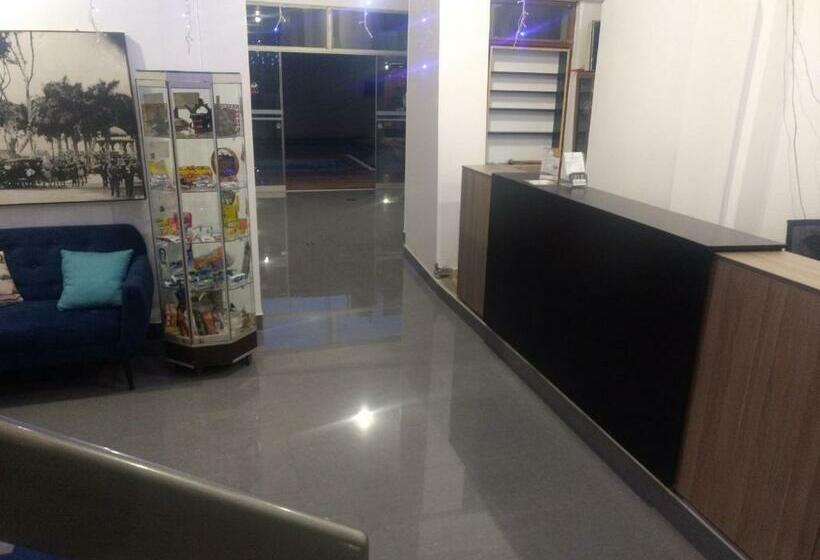 فندق Regency Plaza