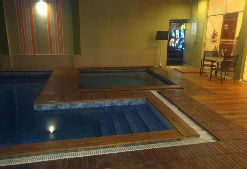 Hotel Regency Plaza