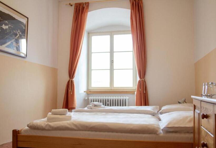 בית מלון כפרי Tynec