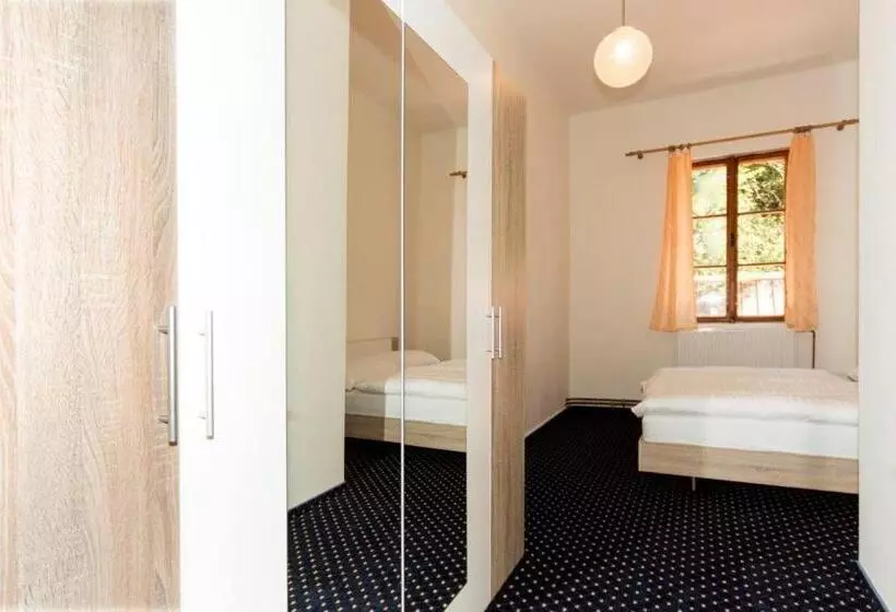 Majatalo Penzion Pod Houskou