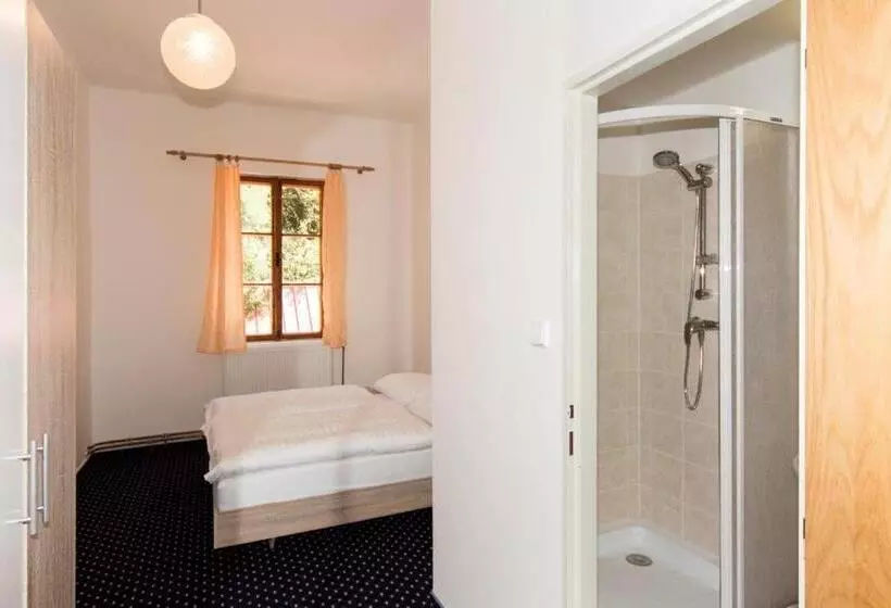 Majatalo Penzion Pod Houskou