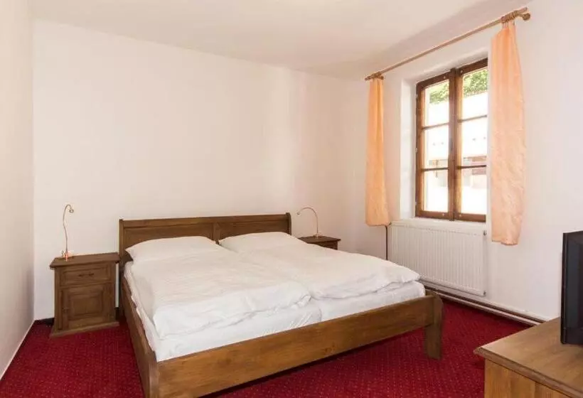 Majatalo Penzion Pod Houskou