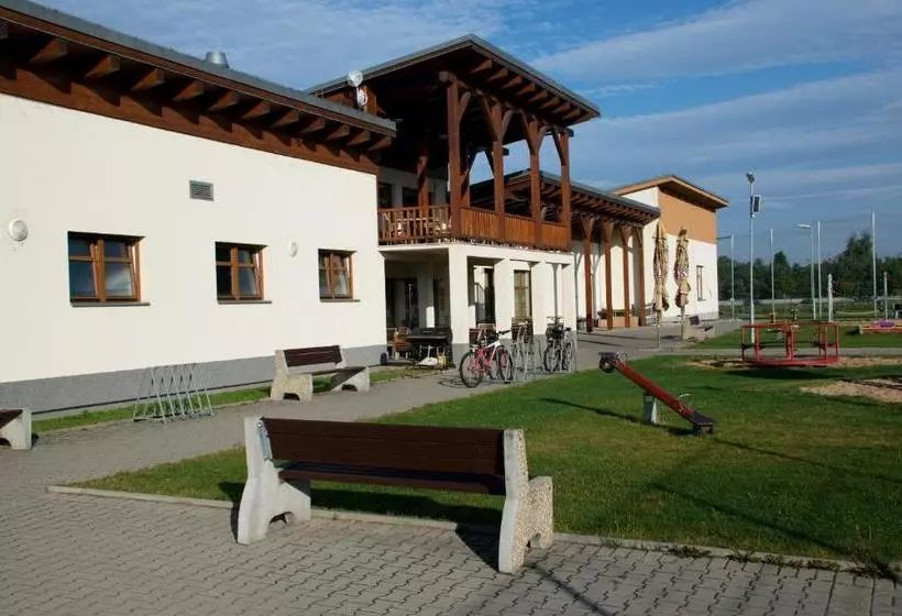Majatalo Sportovní Areál Horní Počaply