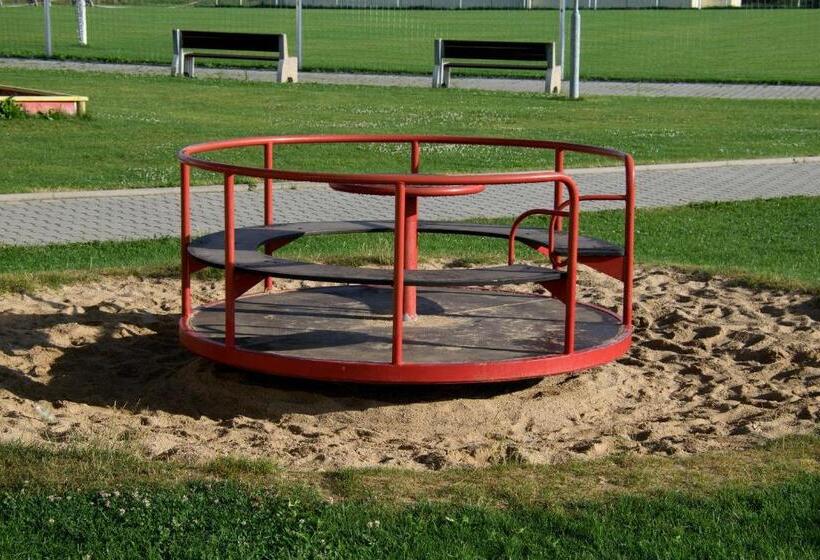 Panzió Sportovní Areál Horní Počaply