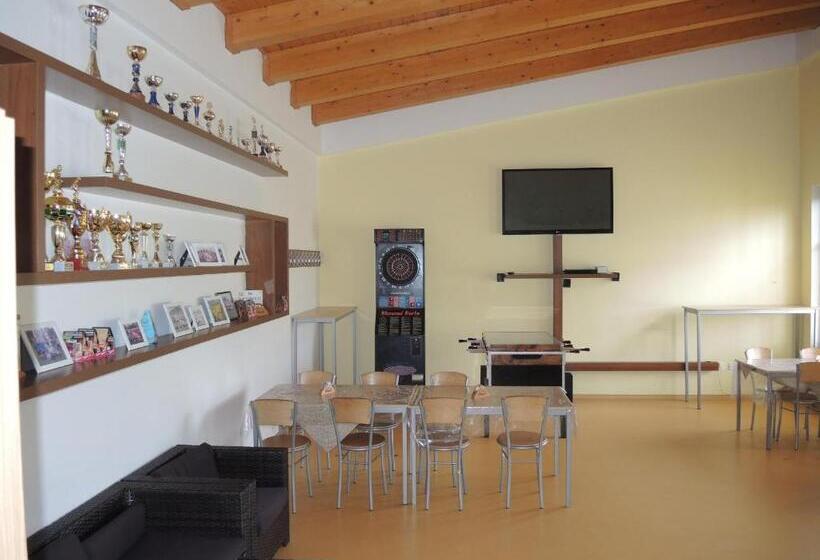 Panzió Sportovní Areál Horní Počaply