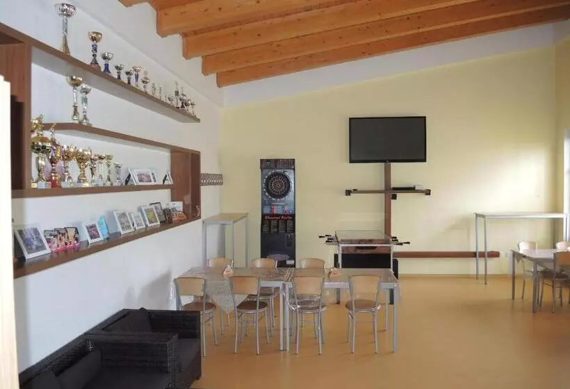 Majatalo Sportovní Areál Horní Počaply