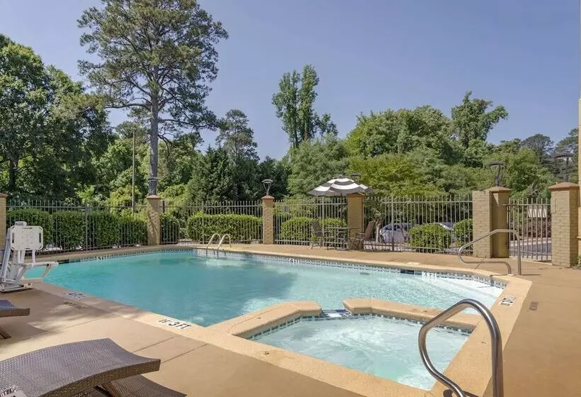 Hotel Comfort Suites Columbus State University Area