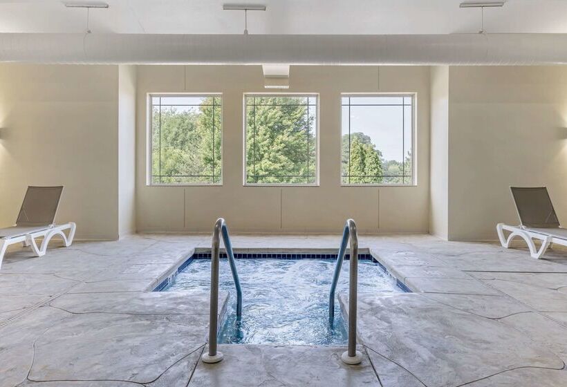 فندق Comfort Suites Lake Geneva East