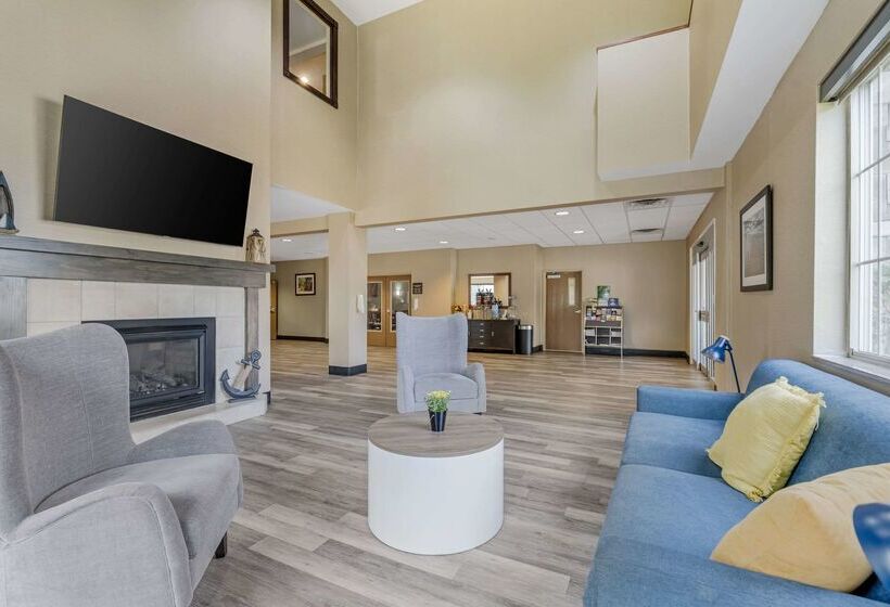 فندق Comfort Suites Lake Geneva East