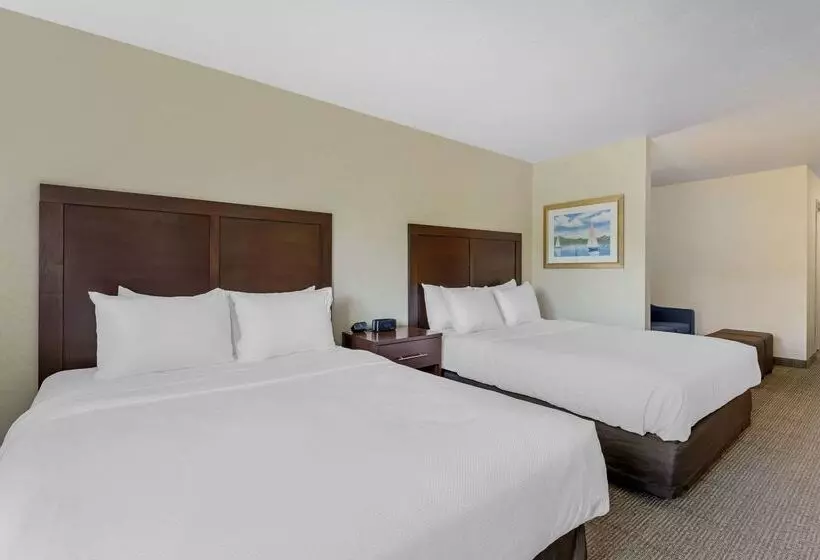 هتل Comfort Suites Lake Geneva East