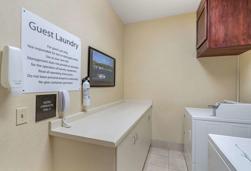 فندق Comfort Suites Lake Geneva East