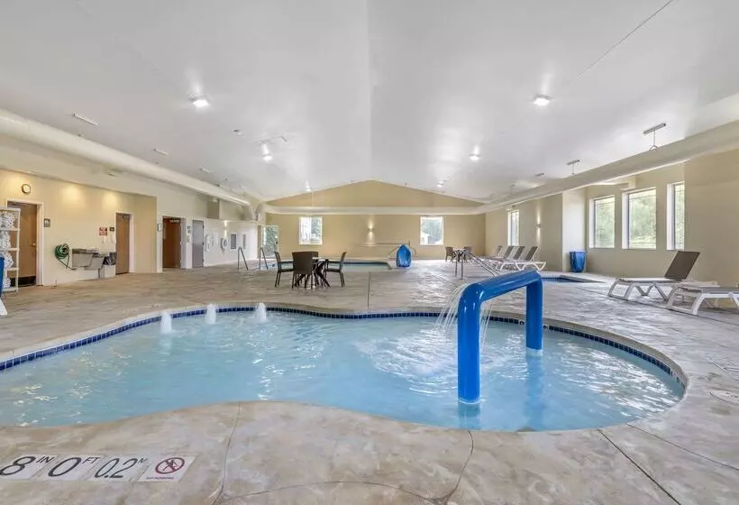 هتل Comfort Suites Lake Geneva East