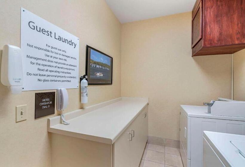 فندق Comfort Suites Lake Geneva East