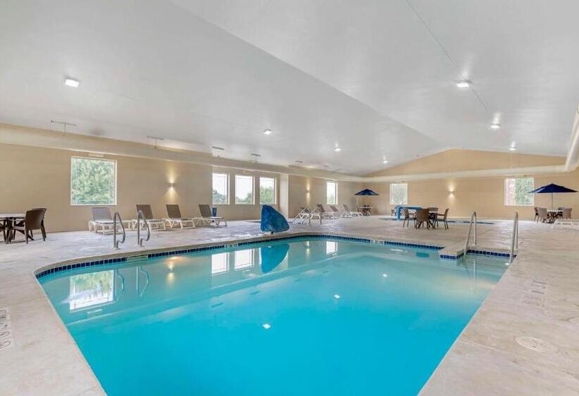 فندق Comfort Suites Lake Geneva East