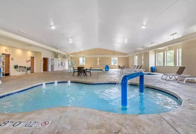 هتل Comfort Suites Lake Geneva East