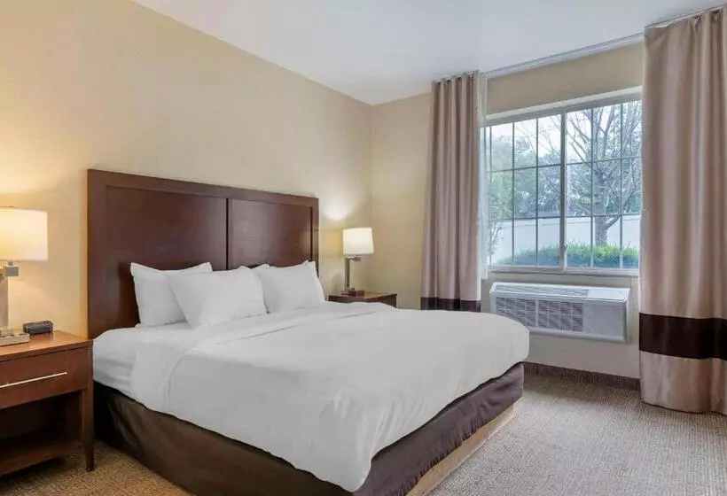 هتل Comfort Suites Lake Geneva East