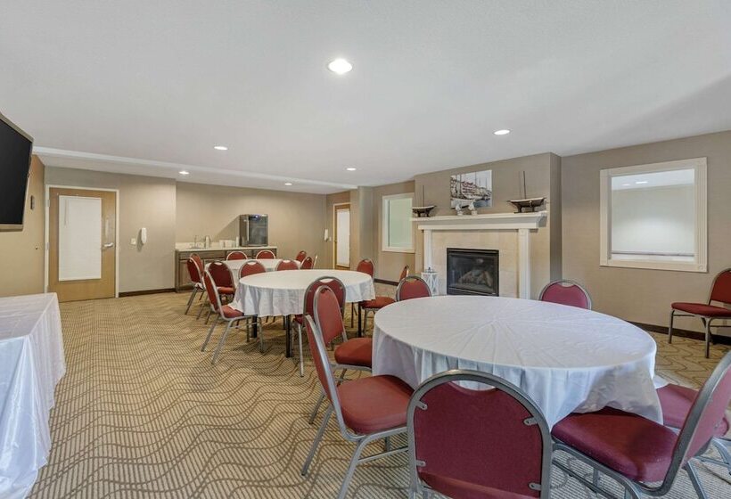 فندق Comfort Suites Lake Geneva East