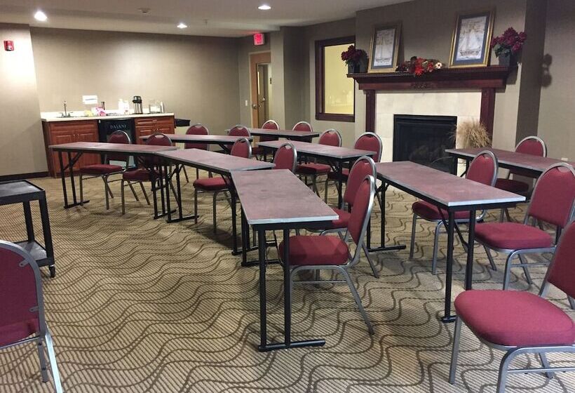 فندق Comfort Suites Lake Geneva East