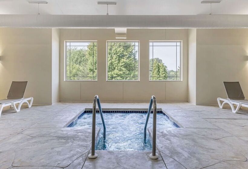 فندق Comfort Suites Lake Geneva East