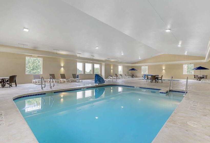 فندق Comfort Suites Lake Geneva East