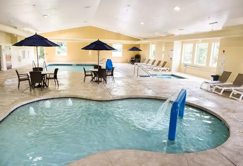 هتل Comfort Suites Lake Geneva East