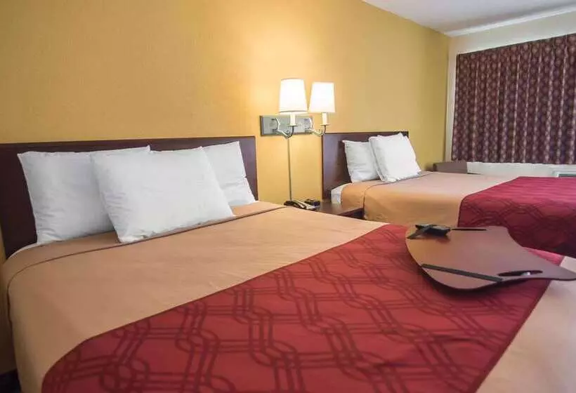 Hotelli Super 8 By Wyndham Albuquerque Downtown