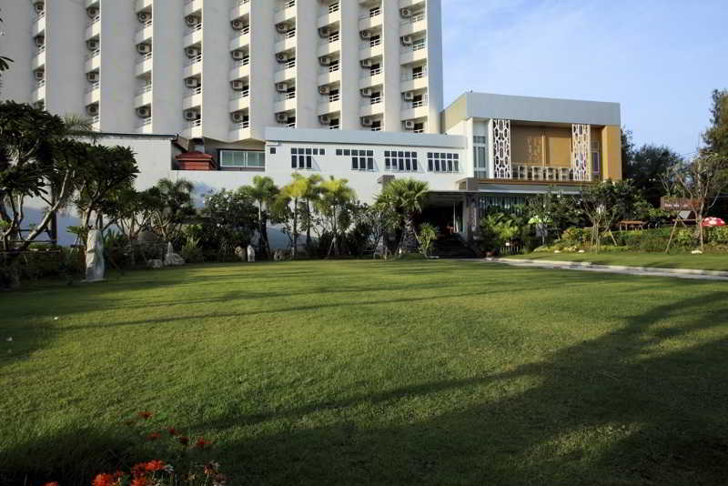 בית מלון כפרי Golden Beach Chaam