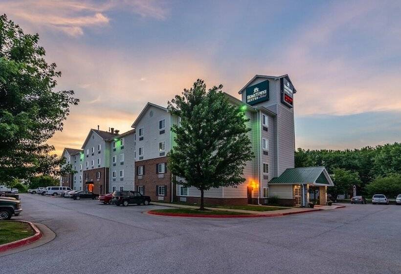 ホテル Hometowne Studios & Suites By Red Roof Bentonville