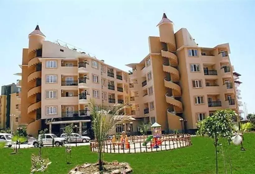 בית מלון כפרי Kleopatra Royal Palm