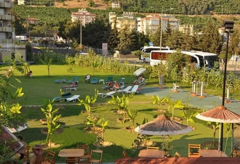 בית מלון כפרי Kleopatra Royal Palm