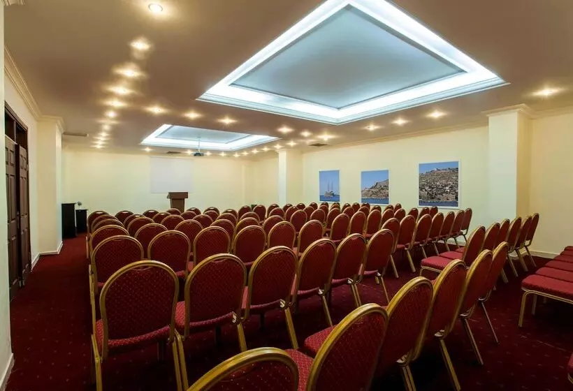 בית מלון כפרי Kleopatra Royal Palm